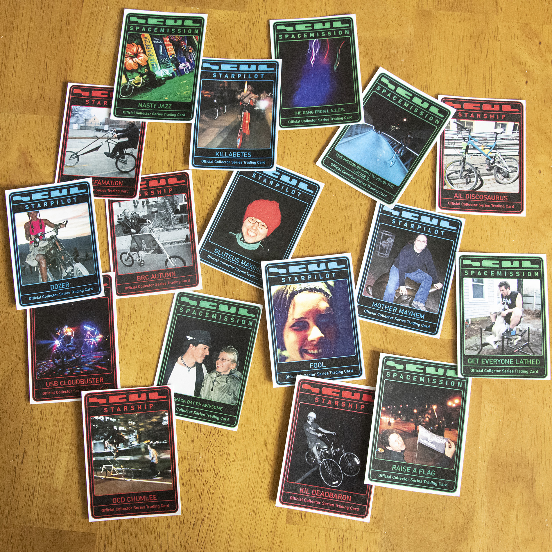 A bunch of different SCUL trading cards